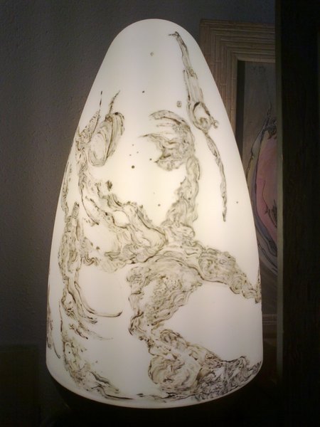 Lampe ovoide noir et blanc