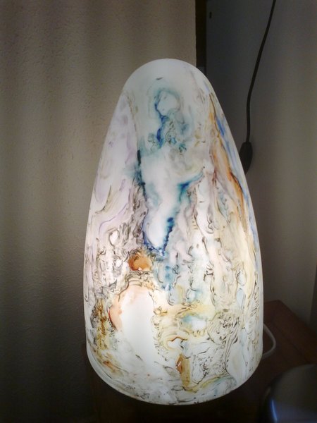 Lampe ovoide bleue  plastique